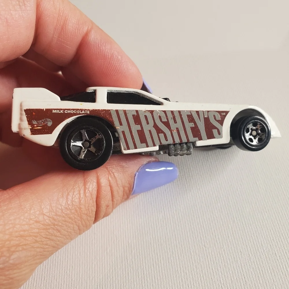 Vintage 1977- Hersheys Hot Wheel